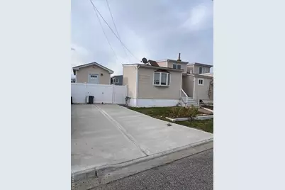 817 Ocean Street, Lindenhurst, NY 11757 - Photo 1