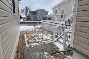 817 Ocean St, Lindenhurst, NY 11757 - Photo 11