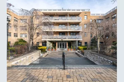 25 Park Place #2C, Great Neck, NY 11021 - Photo 7