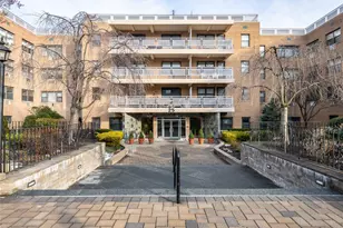 25 Park Pl, Great Neck, NY 11021 - Photo 7