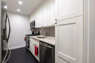 25 Park Pl, Great Neck, NY 11021 - Photo 13