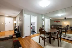 25 Park Pl, Great Neck, NY 11021 - Photo 3