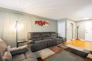 25 Park Pl, Great Neck, NY 11021 - Photo 3