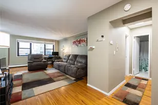 25 Park Pl, Great Neck, NY 11021 - Photo 9