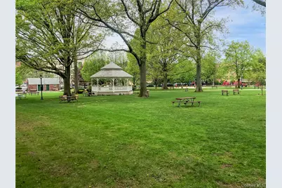 25 Park Place #2C, Great Neck, NY 11021 - Photo 29