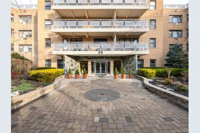 25 Park Place #2C, Great Neck, NY 11021 - Photo 33