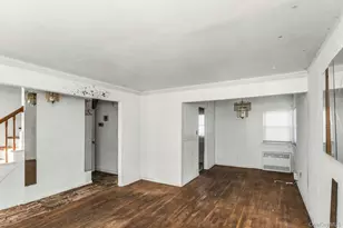 5 Preston Ln, Hicksville, NY 11801 - Photo 17