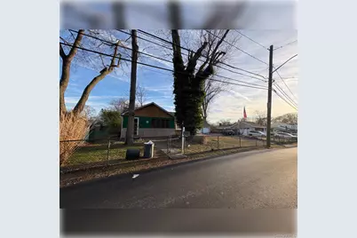 20 Jay Street, Ronkonkoma, NY 11779 - Photo 9