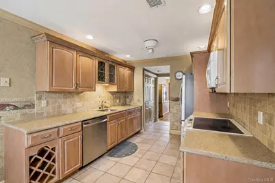 157 Hidden Ponds Circle, Smithtown, NY 11787 - Photo 11