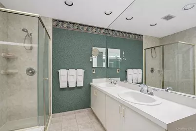 157 Hidden Ponds Circle, Smithtown, NY 11787 - Photo 17