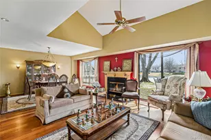 157 Hidden Ponds Cir, Smithtown, NY 11787 - Photo 7