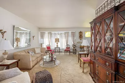 9 Walnut Place, Massapequa, NY 11758 - Photo 5