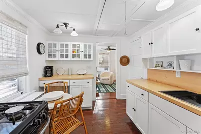 424 Main Street, Quiogue, NY 11978 - Photo 11