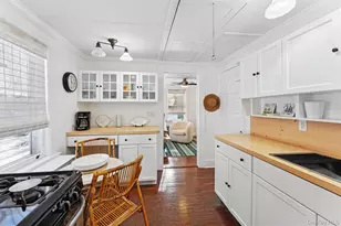 424 Main St, Quiogue, NY 11978 - Photo 11