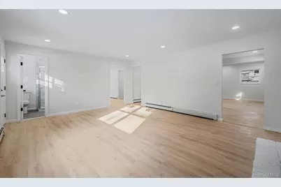 15 Terry Court, North Babylon, NY 11703 - Photo 7