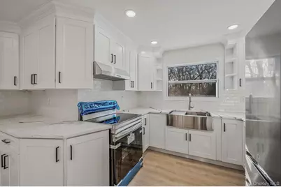 15 Terry Court, North Babylon, NY 11703 - Photo 3