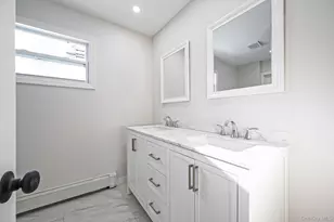 15 Terry Ct, North Babylon, NY 11703 - Photo 23