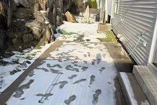 219 Mary Lou Ave, Yonkers, NY 10703 - Photo 3