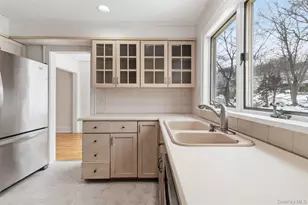 23 Garretson Rd, White Plains, NY 10604 - Photo 11