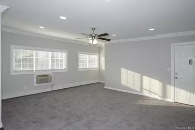 556 New Highway #4-2E, Hauppauge, NY 11788 - Photo 3