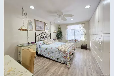 331 Clubhouse Court, Coram, NY 11727 - Photo 9