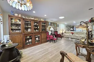 331 Clubhouse Ct, Coram, NY 11727 - Photo 3