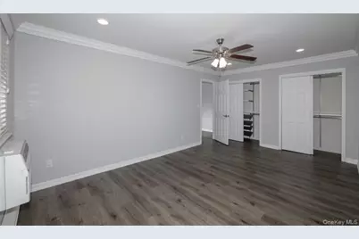 656 Veterans Highway #2-1b, Hauppauge, NY 11788 - Photo 9