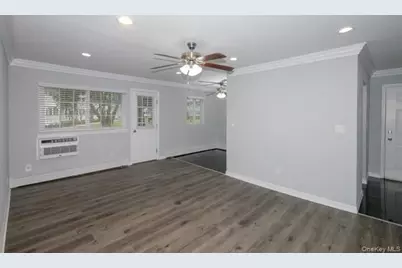 656 Veterans Highway #2-1b, Hauppauge, NY 11788 - Photo 3