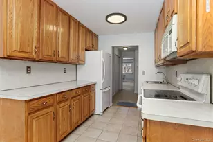 58 Coachlight Square, Montrose, NY 10548 - Photo 3