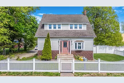 26 Rosedale Avenue, Freeport, NY 11520 - Photo 3