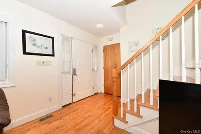 300 Pennsylvania Avenue, Mineola, NY 11501 - Photo 3