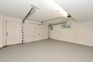 300 Pennsylvania Ave, Mineola, NY 11501 - Photo 29