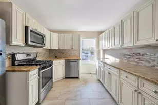 32 Longfellow Ave, Westbury, NY 11590 - Photo 7