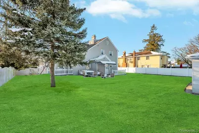 32 Longfellow Avenue, Westbury, NY 11590 - Photo 3