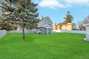 32 Longfellow Ave, Westbury, NY 11590 - Photo 3