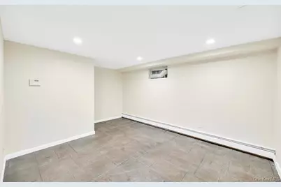 32 Longfellow Avenue, Westbury, NY 11590 - Photo 19