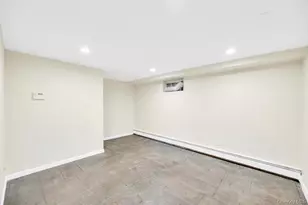 32 Longfellow Ave, Westbury, NY 11590 - Photo 19