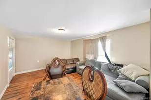 32 Longfellow Ave, Westbury, NY 11590 - Photo 17