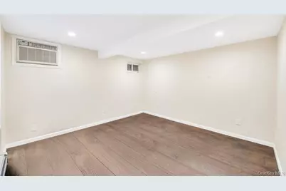 32 Longfellow Avenue, Westbury, NY 11590 - Photo 13