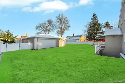 32 Longfellow Avenue, Westbury, NY 11590 - Photo 21