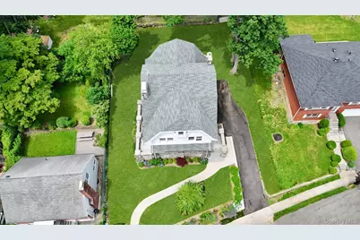 209 Van Cortlandt Park Avenue, Yonkers, NY 10705 - Photo 3