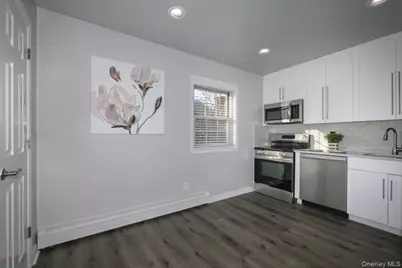 60 Chelsea Court #AD11, Bohemia, NY 11716 - Photo 3