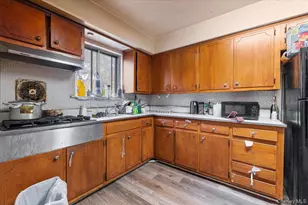 2386 New York Ave, Huntington Station, NY 11746 - Photo 17