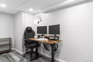 40 Frankie Ln, North Babylon, NY 11703 - Photo 19