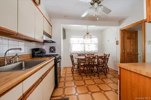 619 Franklin Ave, Massapequa, NY 11758 - Photo 5