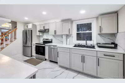 66 Maplewood Drive, Westbury, NY 11590 - Photo 7