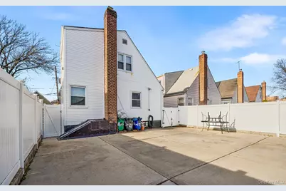 13715 170th Street, Jamaica, NY 11434 - Photo 21