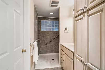 60 Wakefield Avenue, Port Washington, NY 11050 - Photo 27