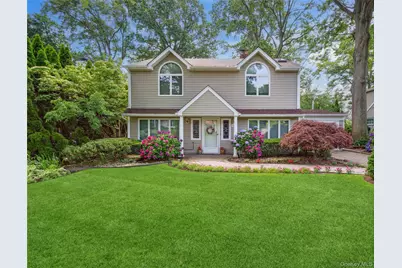 60 Wakefield Avenue, Port Washington, NY 11050 - Photo 1