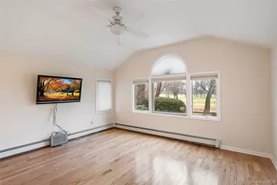 60 Wakefield Avenue, Port Washington, NY 11050 - Photo 23